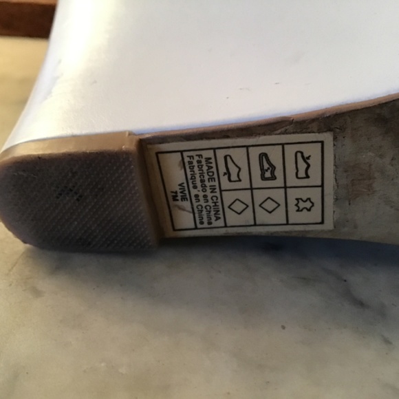 WHBM size 7 white laser cut 3” wedges - Picture 6 of 7